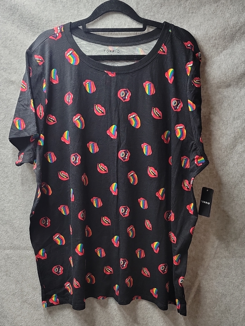 Torrid Black Tee with Rainbow & Red Lip Print